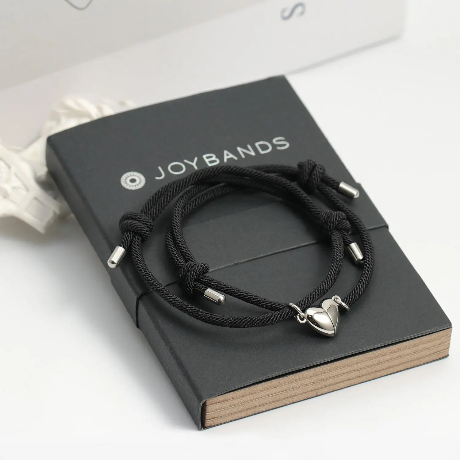 Freundschaftsarmband & Partnerarmband | Magnet-Herzen | 2er Set | Schwarz | Simple Pledge Freundschaftsarmband & Partnerarmband | Magnet-Herzen | 2er Set | Schwarz | Simple Pledge