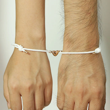 Freundschaftsarmband & Partnerarmband | Magnet-Herzen | 2er Set | Wei | Simple Pledge Freundschaftsarmband & Partnerarmband | Magnet-Herzen | 2er Set | Wei | Simple Pledge