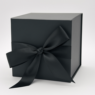 Geschenkverpackung mit Schleife