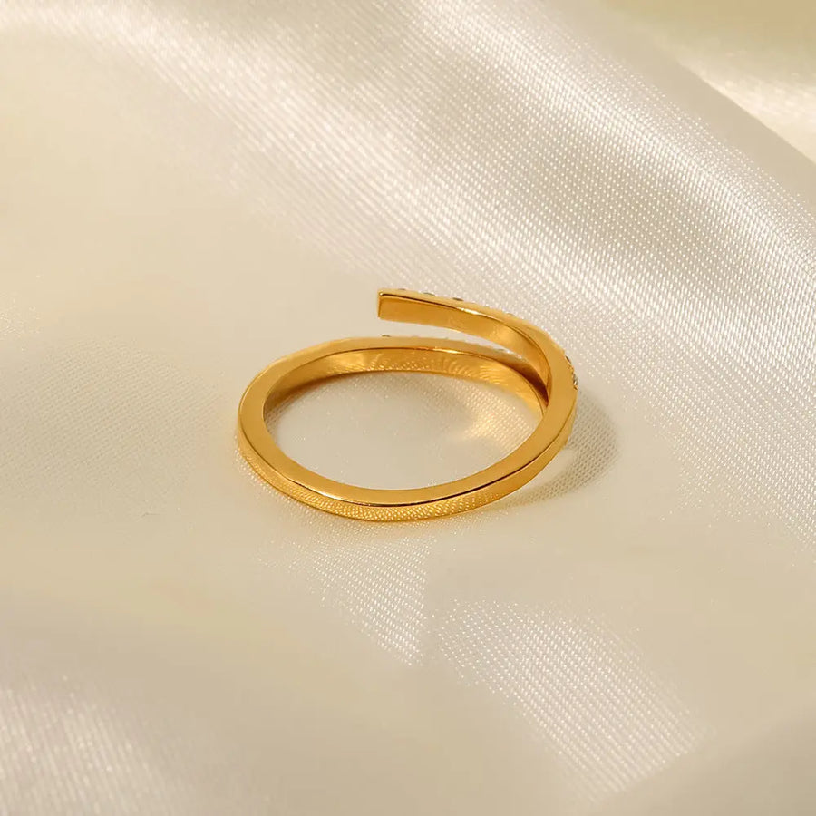 Ring Chloe Gold mit klarem Zirkonia Ring Simple Pledge